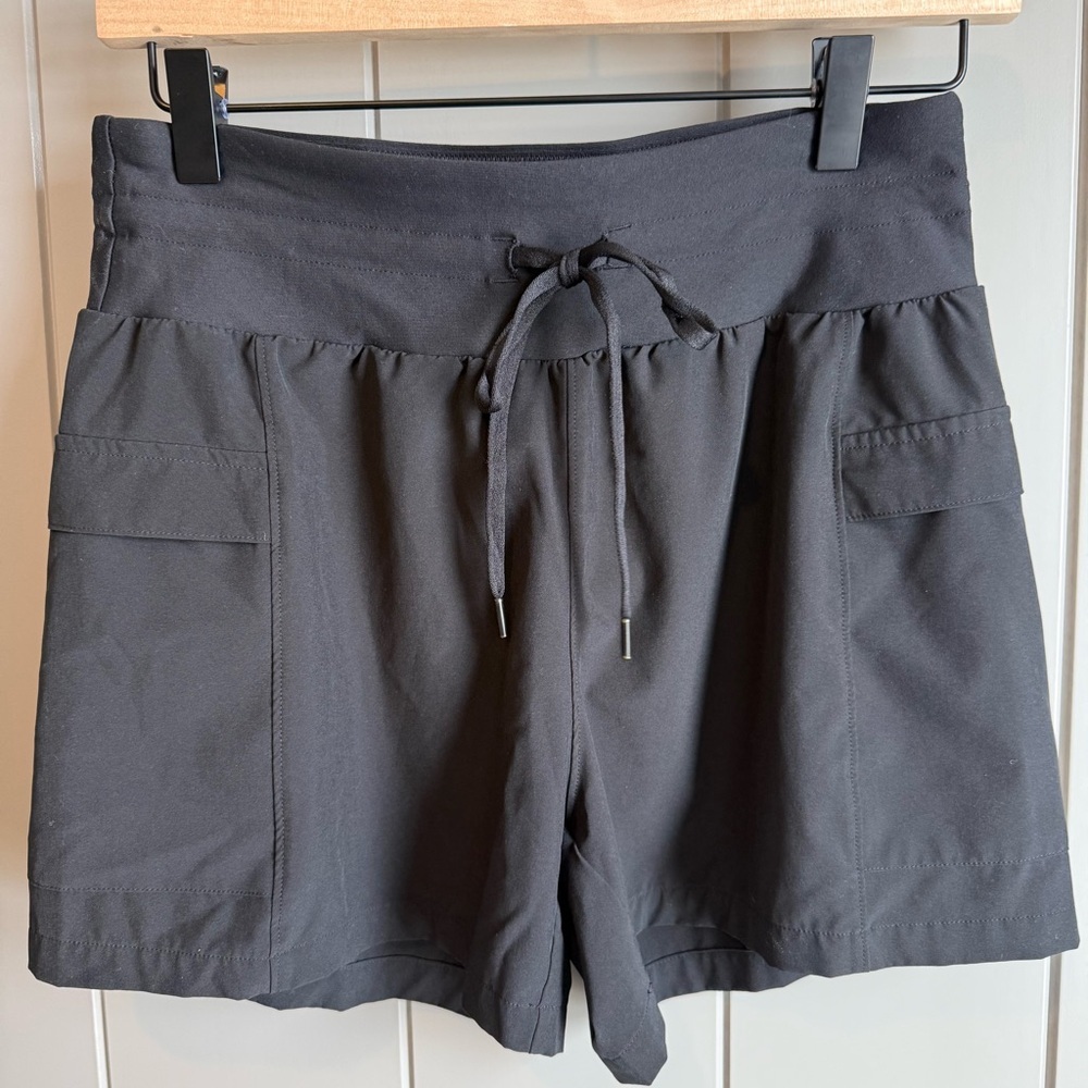 CALIA Women's Size Small Journey Mid-Rise Truelight Cargo Short Athletic 3.5"